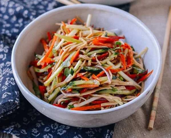 ဆွေမျိုးမေ့သွားစေမယ့် ဟင်းရွက်စုံ တို့ဖူးသုပ်