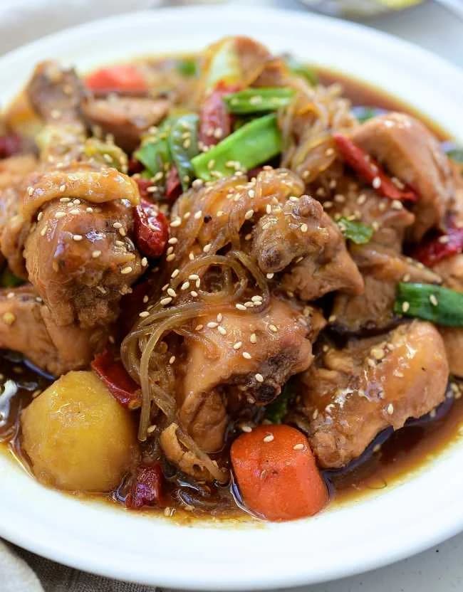 ပဲကြာဇံပါ ထည့်ချက်ထားတဲ့ အာလူး ကြက်သားဟင်း