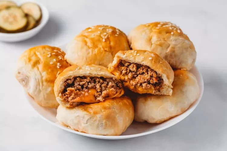 အရသာရှိပြီး ချစ်ဖို့ကောင်းတဲ့ Bacon Cheeseburger Bombs